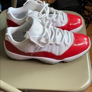 Air Jordan 11 Cherry